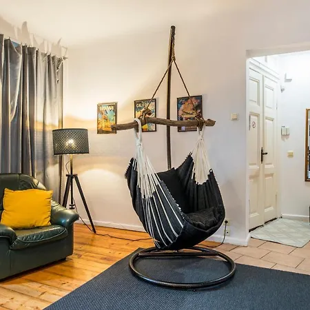 Old Park Apartment *